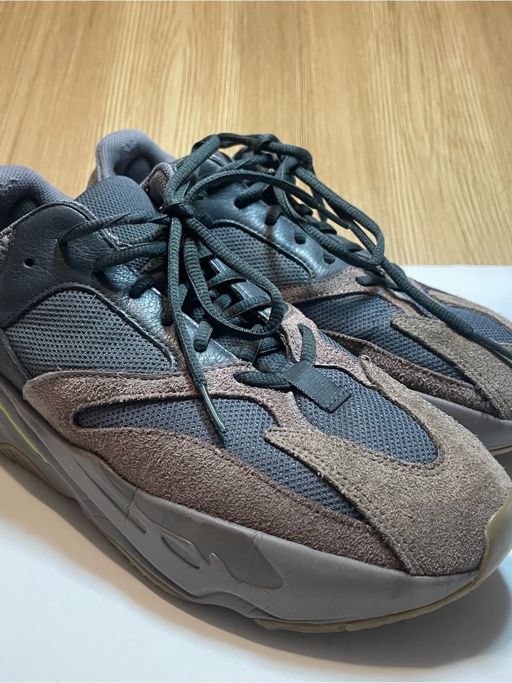 Adidas Yeezy Boost 700 Mauve Mens Size 10 US Running Shoes